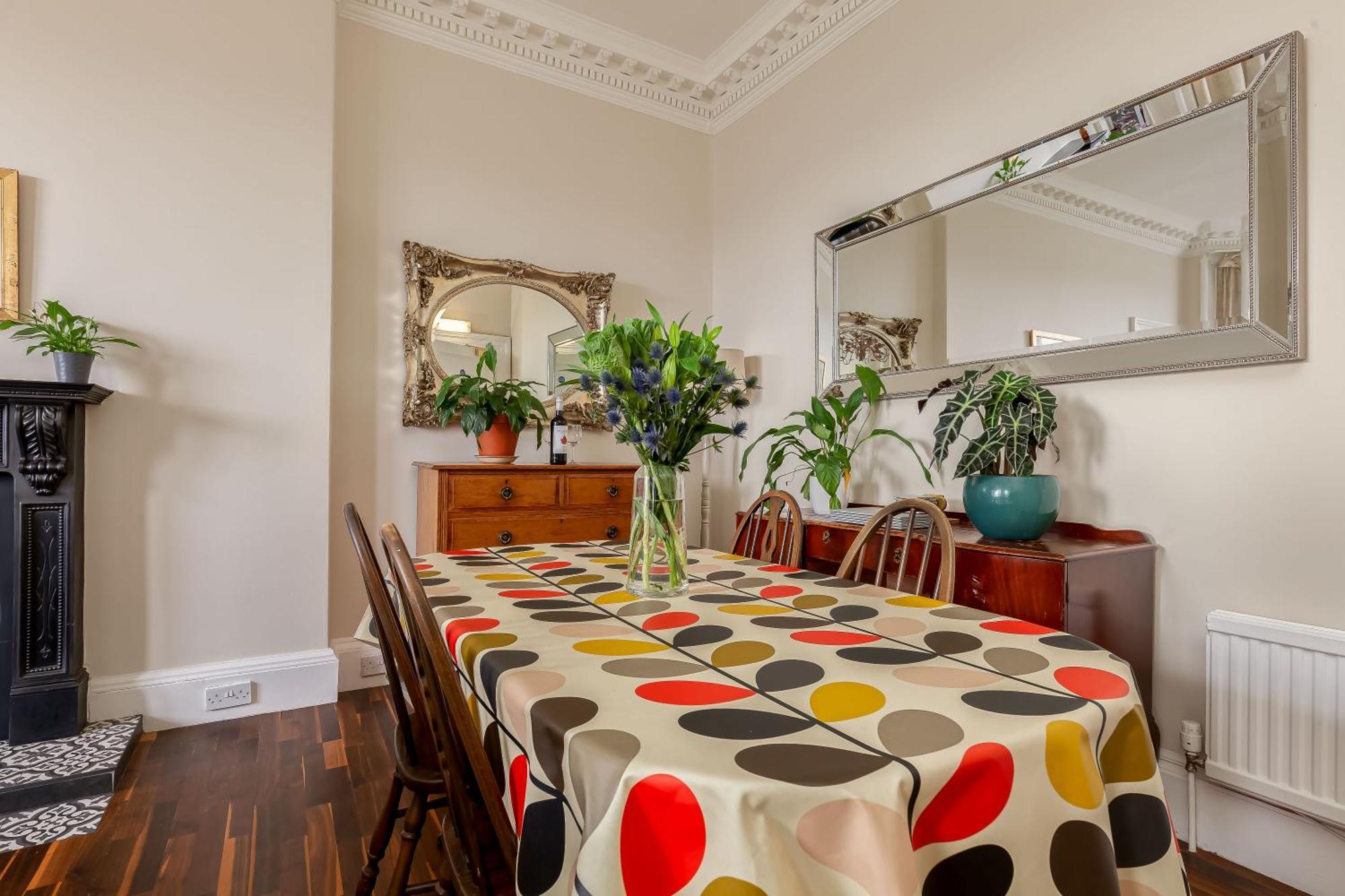 Stylish Victorian Apartment'S Close To The Botanical Gardens, Free Parking! Единбург Екстериор снимка